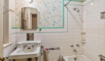 808 W South St, Ahoskie, NC 27910