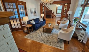 320 S 9TH St, Akron, PA 17501