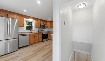 28 Plain St, East Providence, RI 02916
