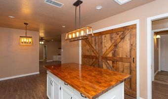 2105 W Briscoe Ave, Artesia, NM 88210