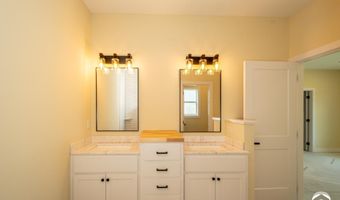 1018 Bluestem Cir, Baldwin City, KS 66006