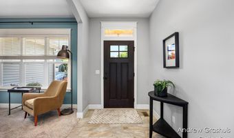 10 Fox Point Ct, Ada, MI 49301
