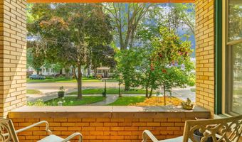 1805 ST Clair River Dr, Algonac, MI 48001