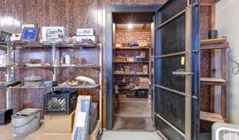 23 W Olive St, Aurora, MO 65605