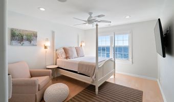 8 Jibsail Dr, Bayville, NJ 08721