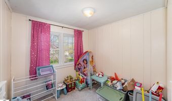 1016 Argyle Ct, Alma, MI 48801