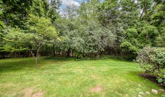 1040 Greenhills Dr, Ann Arbor, MI 48105