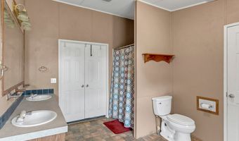 1694 Christopher Cove Rd, Albany, GA 31705