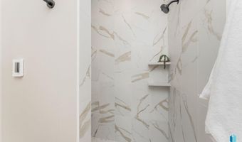 2516 E Chestnut Trl, Brandon, SD 57005