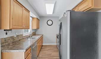 1028 7th St NW, Altoona, IA 50009