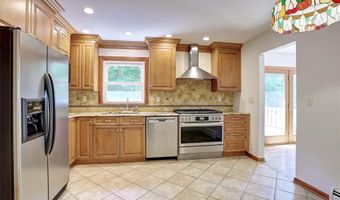 29 Thomsen Dr, Airmont, NY 10952