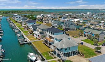 121 Sound Dr, Atlantic Beach, NC 28512