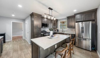 73 Davis Dr, Bergenfield, NJ 07621