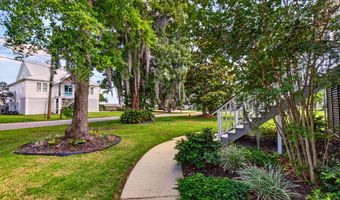 10493 Riviere Vue Dr, Biloxi, MS 39532