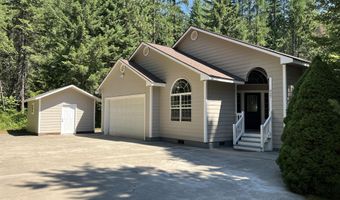 927 Bear Claw Rd, Clark Fork, ID 83811