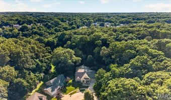 884 Village Brook Ct, Ballwin, MO 63021