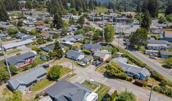 409 PACIFIC Ave, Brookings, OR 97415