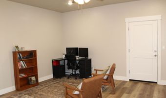 1015 E Canyon Dr, Big Water, UT 84741