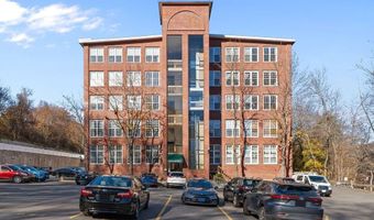 2 School St 130, Lincoln, RI 02802