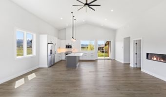 85 COLUMBINE St, Alpine, WY 83128