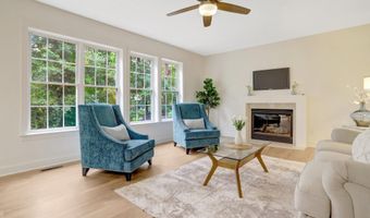 3905 COOK St, Alexandria, VA 22311