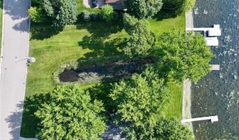901 Geneva Dr, Alexandria, MN 56308