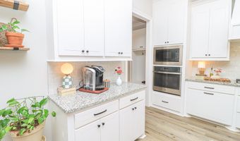 102 Eastwood Dr, Brandon, MS 39042