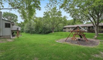 1386 Arden View Dr, Arden Hills, MN 55112