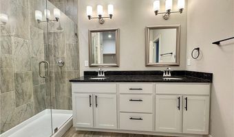 708 NE Heights Ln, Bentonville, AR 72712