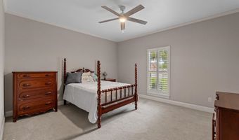 200 Colonel Burt Dr, Benton, LA 71006
