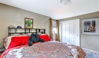5 HIGH St, Warwick, RI 02886