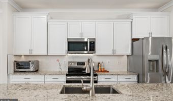 12428 SEA OAKS Ln 4, Berlin, MD 21811