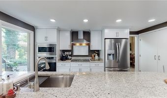 686-20 Fairington Ln, Aurora, OH 44202