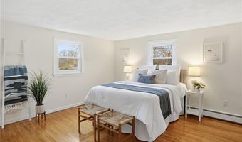 49 Roosevelt Dr, Bristol, RI 02809