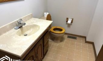 116 N Moore St, Algona, IA 50511