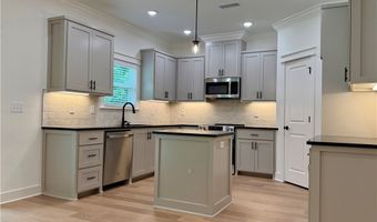 2 Fryer Ln, Bella Vista, AR 72715
