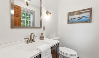 69 King Rd, Bedford, NH 03110