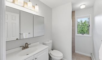 3 Larissa Ct, Airmont, NY 10952