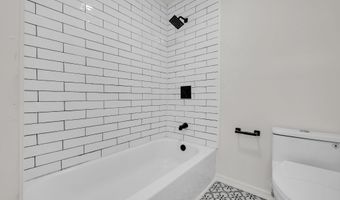 49 Old Middle Rd, Brookfield, CT 06804