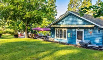 338 Flathead Lodge Rd, Bigfork, MT 59911