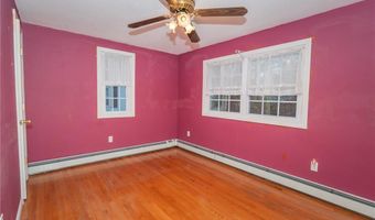 105 Fordson Ave, Cranston, RI 02910