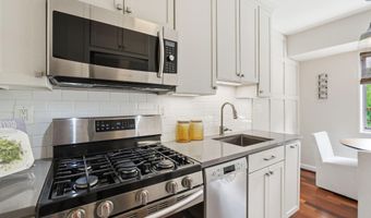 3701 CONNECTICUT Ave NW 222, Washington, DC 20008