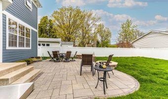 705 N Kaspar Ave, Arlington Heights, IL 60004