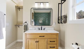 39 W Haven Dr, Arden, NC 28704