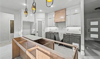 4 Constance Cir, Bella Vista, AR 72714