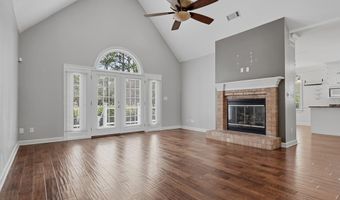 1007 River Pointe Dr, Albany, GA 31701
