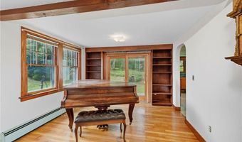 86 Oak St, Hopkinton, RI 02804