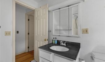 103 Gosset's Turn Dr, Middletown, RI 02842