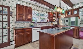 156 Woodhill Dr, Amherst, OH 44001