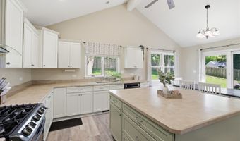 1125 Meghan Ave, Algonquin, IL 60102